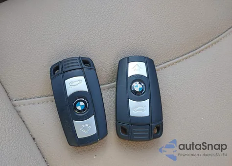 2015 BMW X1 xDrive28I z USA, uszkodzony, nr VIN WBAVL1C58FVY33290